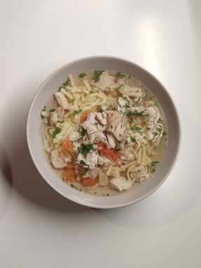 domowy rosołek w misce